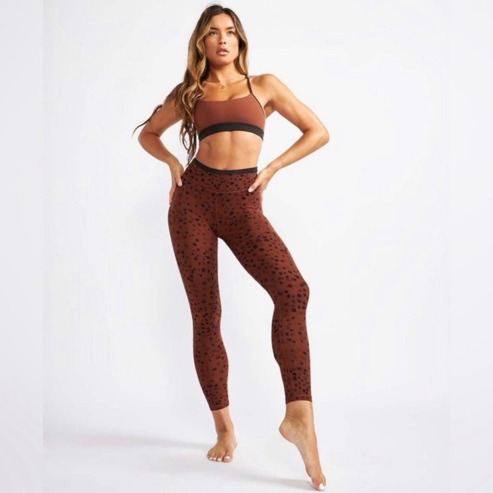 Stori Challenge 7/8 Tight Hazy Spot leggings in a brown and black print